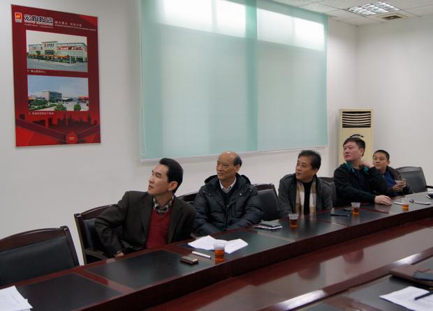 图8、点票、记票、宣布效果，评委们都在主要注视着优异专卖店名单的出炉